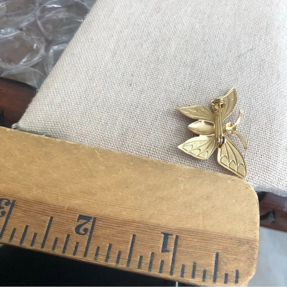 Vintage Butterfly Black Stone Brooch - Picture 3 of 3